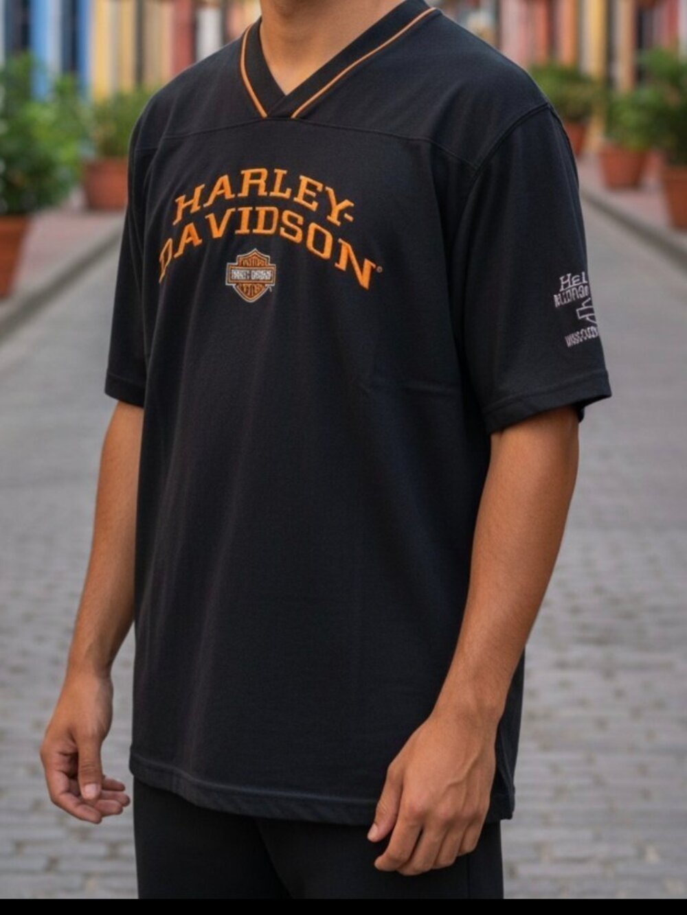 EUC HARLEY DAVIDSON (MED) Black/Orange V Neck Short Sleeve Top